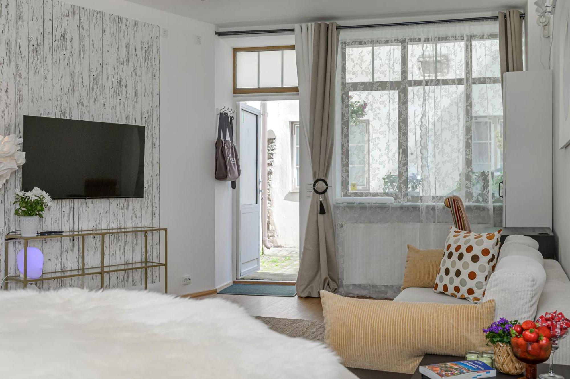 Tallinn Old Town Romantic Apartment Экстерьер фото
